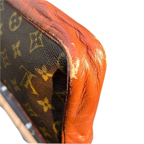 Louis Vuitton LV Vintage Monogram Wristlet Clutch with Corner Wear - Picture 6 of 10